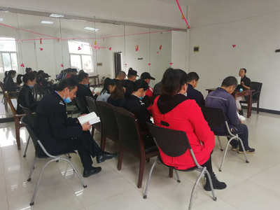 公司組織開展《員工手冊》及《獎懲管理辦法》專項培訓，強化制度執(zhí)行意識